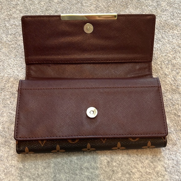 EUC Inspired Wallet - Picture 3 of 16